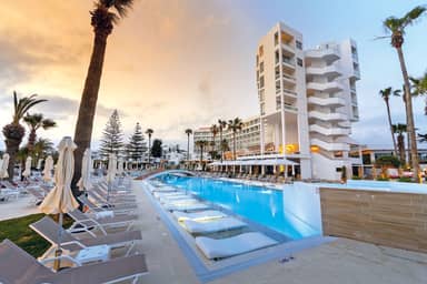 Leonardo Plaza Cypria Maris Beach Hotel & Spa
