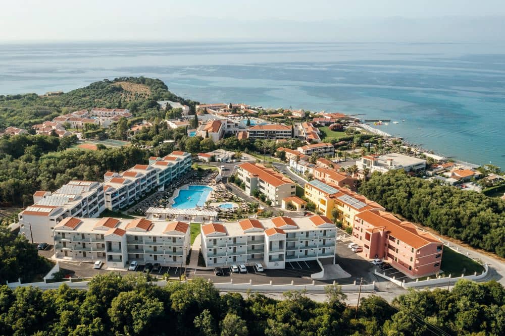 Robolla Beach Aparthotel