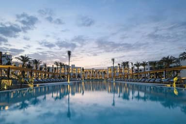 Serry Beach Resort