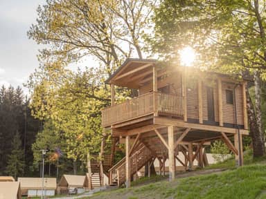 Baumhaus Premium mit 1 Schlafzimmer