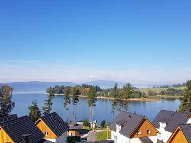Lakeside Village (+ sauna)