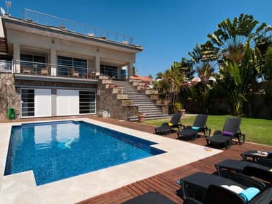 Superb Villa in Sonnenland for 10