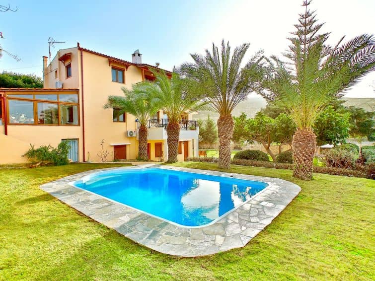Villa Karteros