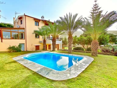 Villa Karteros