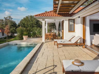 Luxury Beach Villas Porto Bus