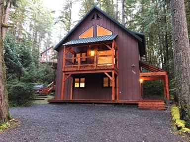 Mt. Baker Lodging - Snowline Cabin #69SL - Upscale - Hot Tub - BBQ - Sleeps 8
