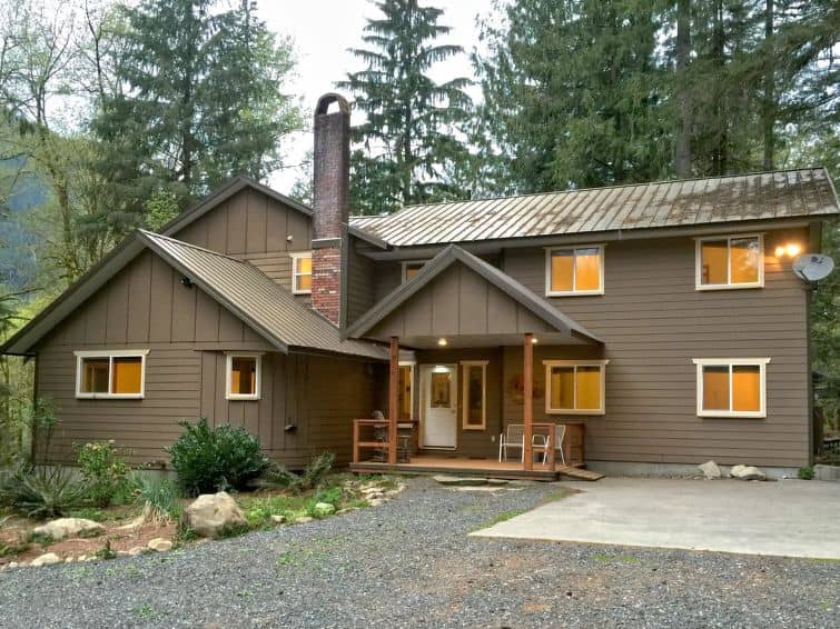 03MBH The Glacier Lodge Sleeps 26!