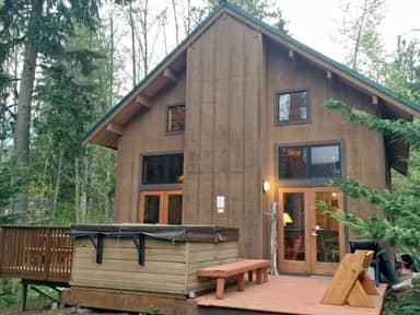 44MBR Rustic Cabin with a Hot Tub