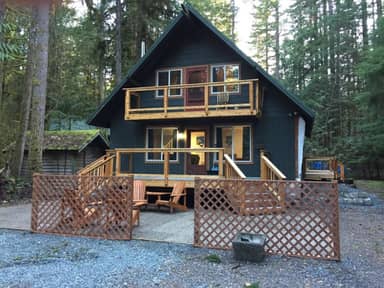 49SL-Remodeled Country Cabin!