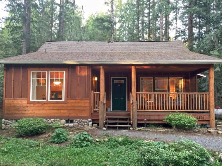 95GS Pet Friendly Cabin w/ Hot Tub