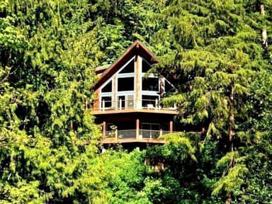 07MF Silver Lake Chalet w/Hot Tub!