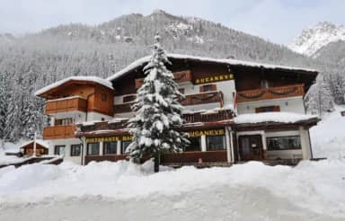 Hotel Bucaneve