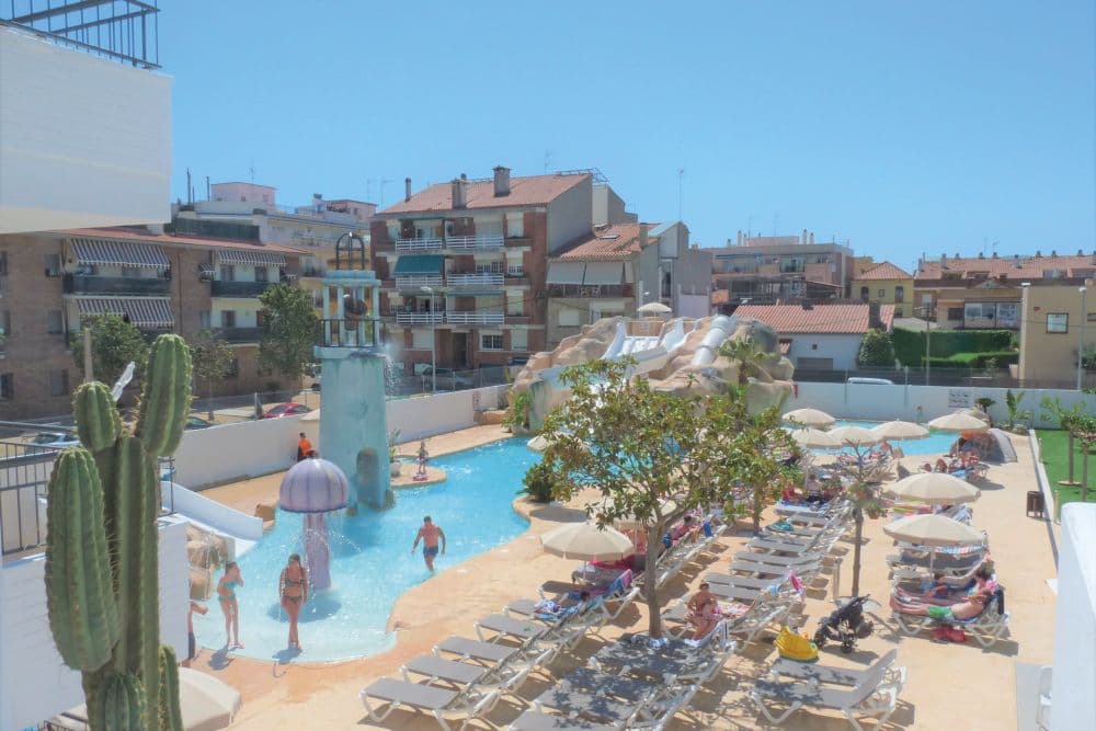 Fergus Club Pineda Splash
