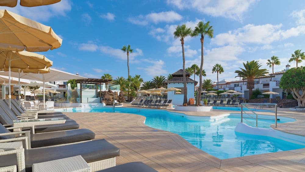 H10 White Suites