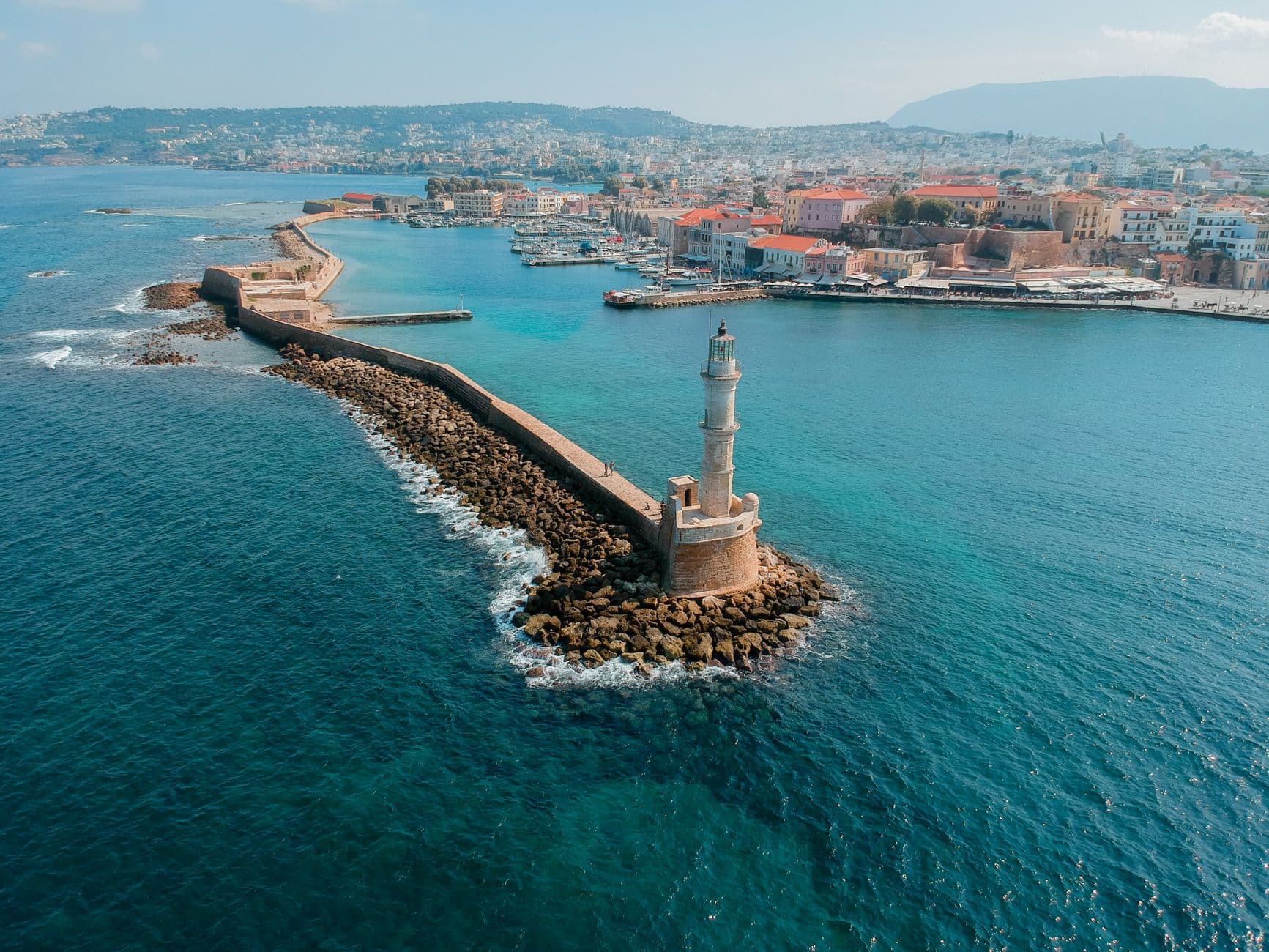 De oude Venetiaanse haven van Chania op Kreta