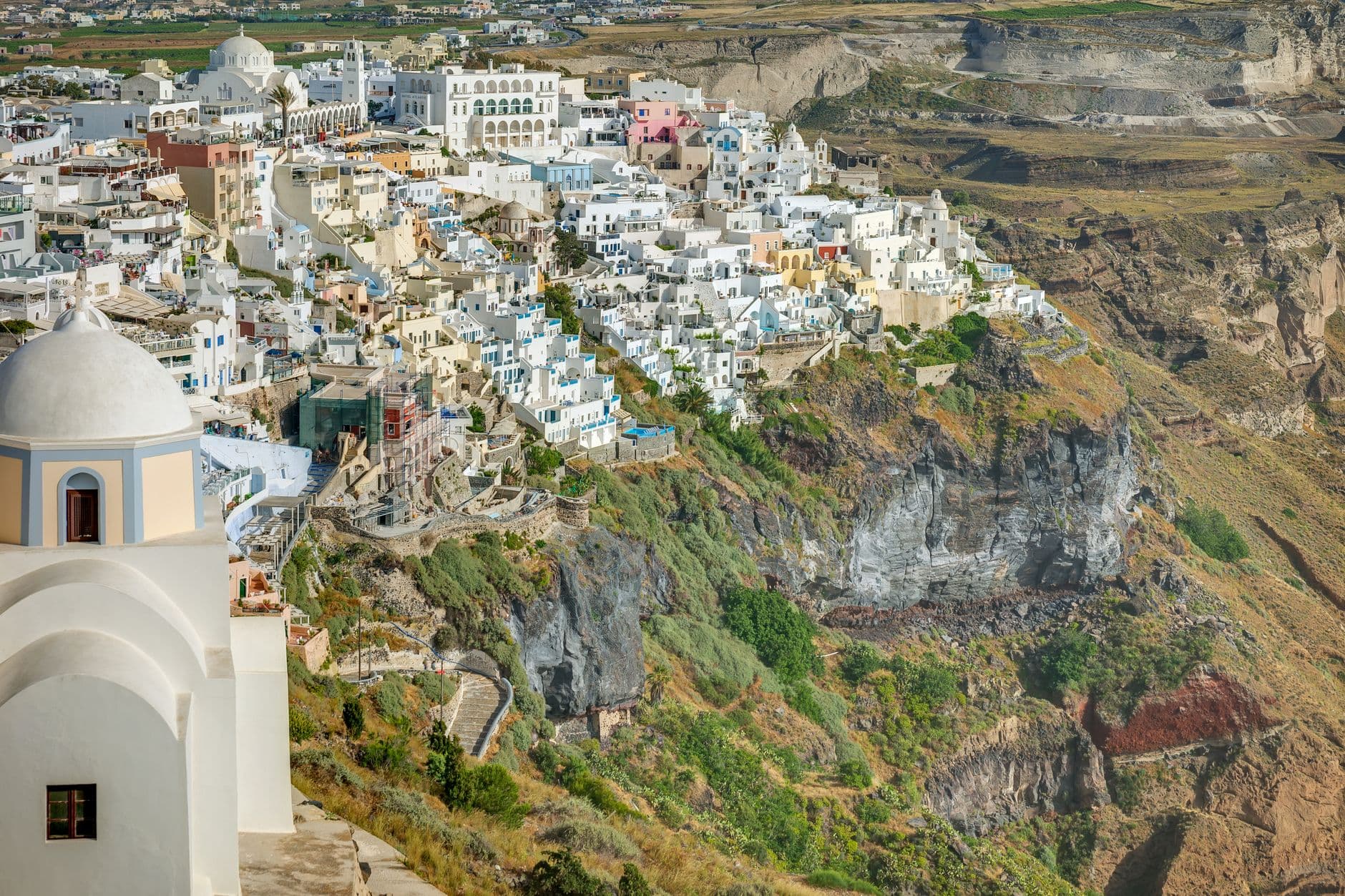 Fira op de rand van de caldera van Santorini