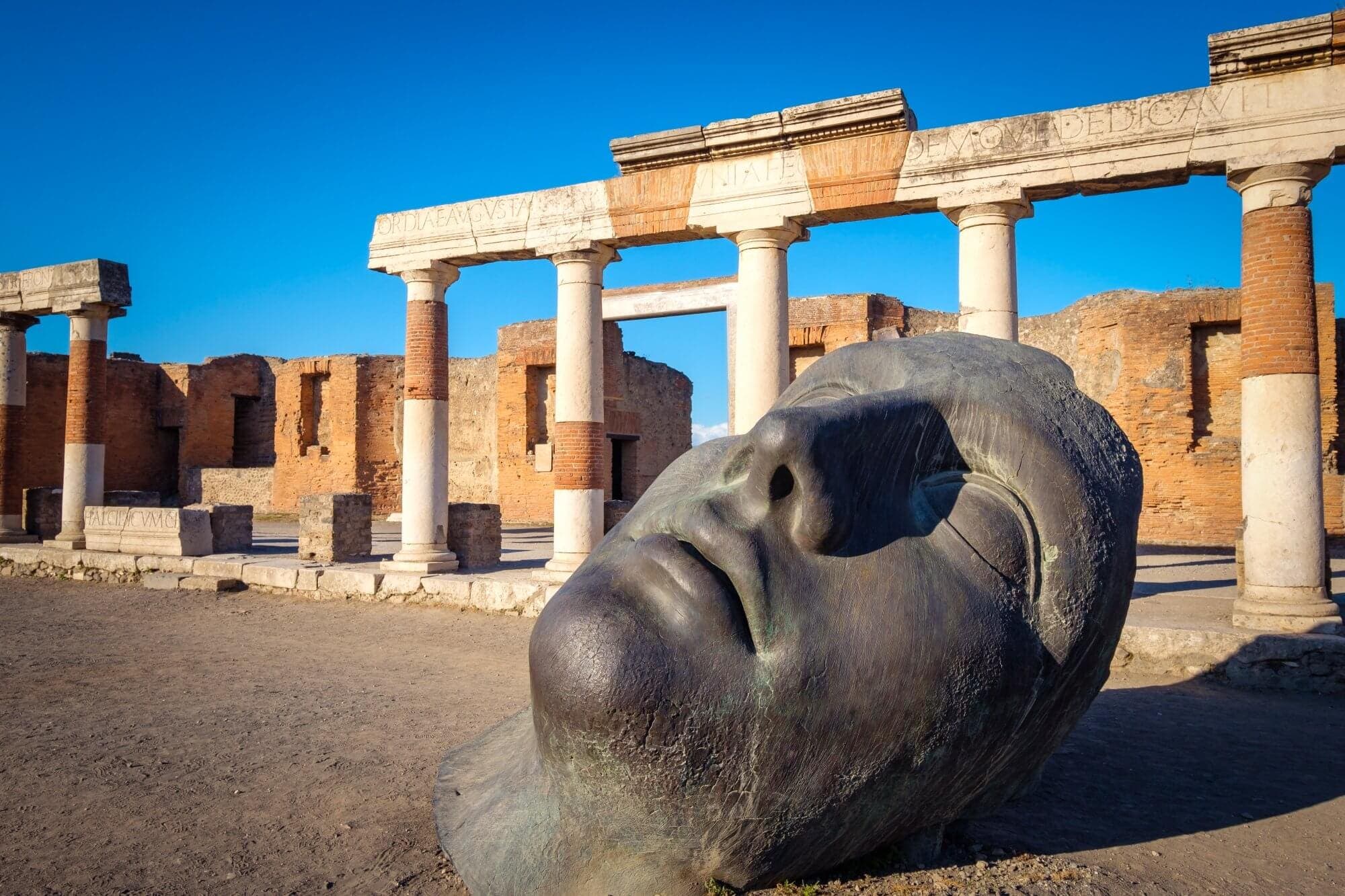 Napels verkennen: een stad vol karakter, smaak en zicht op de Vesuvius