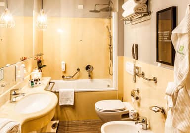 Holiday Inn Milan Garibaldi Station