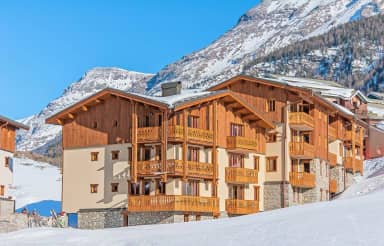 Chalet Les Balcons Village